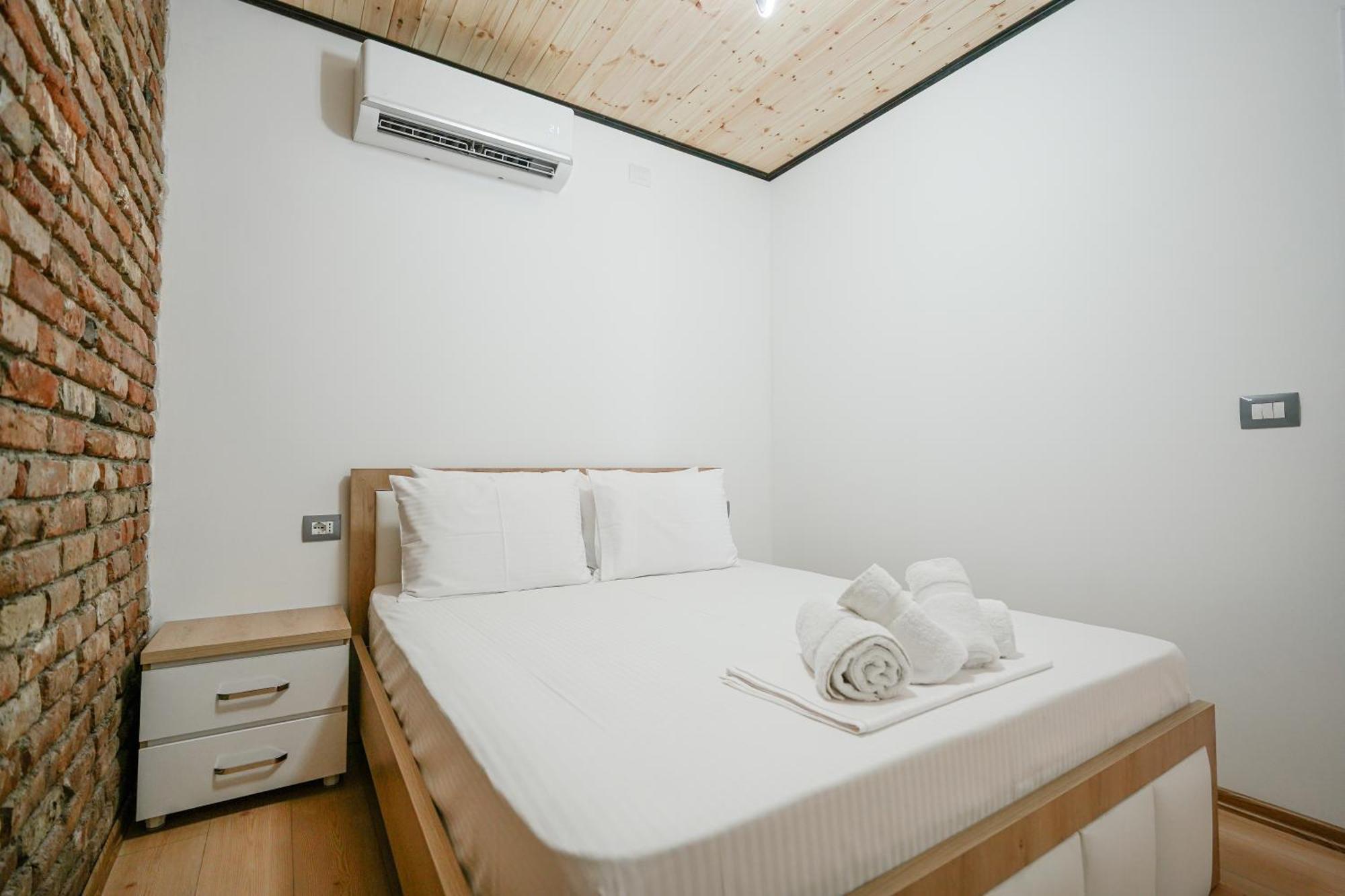 Ora Apartment Gjirokastër Esterno foto