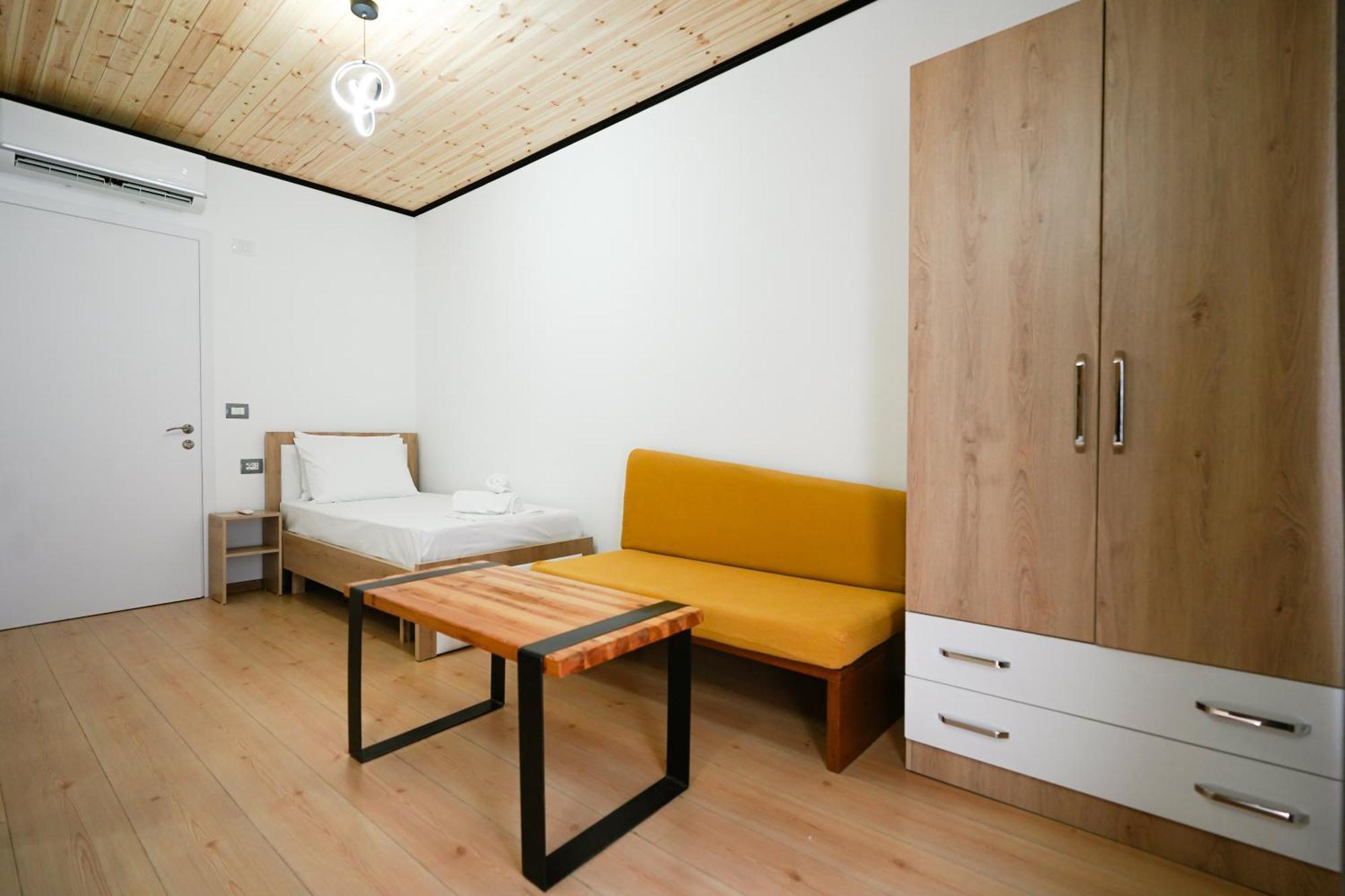 Ora Apartment Gjirokastër Esterno foto