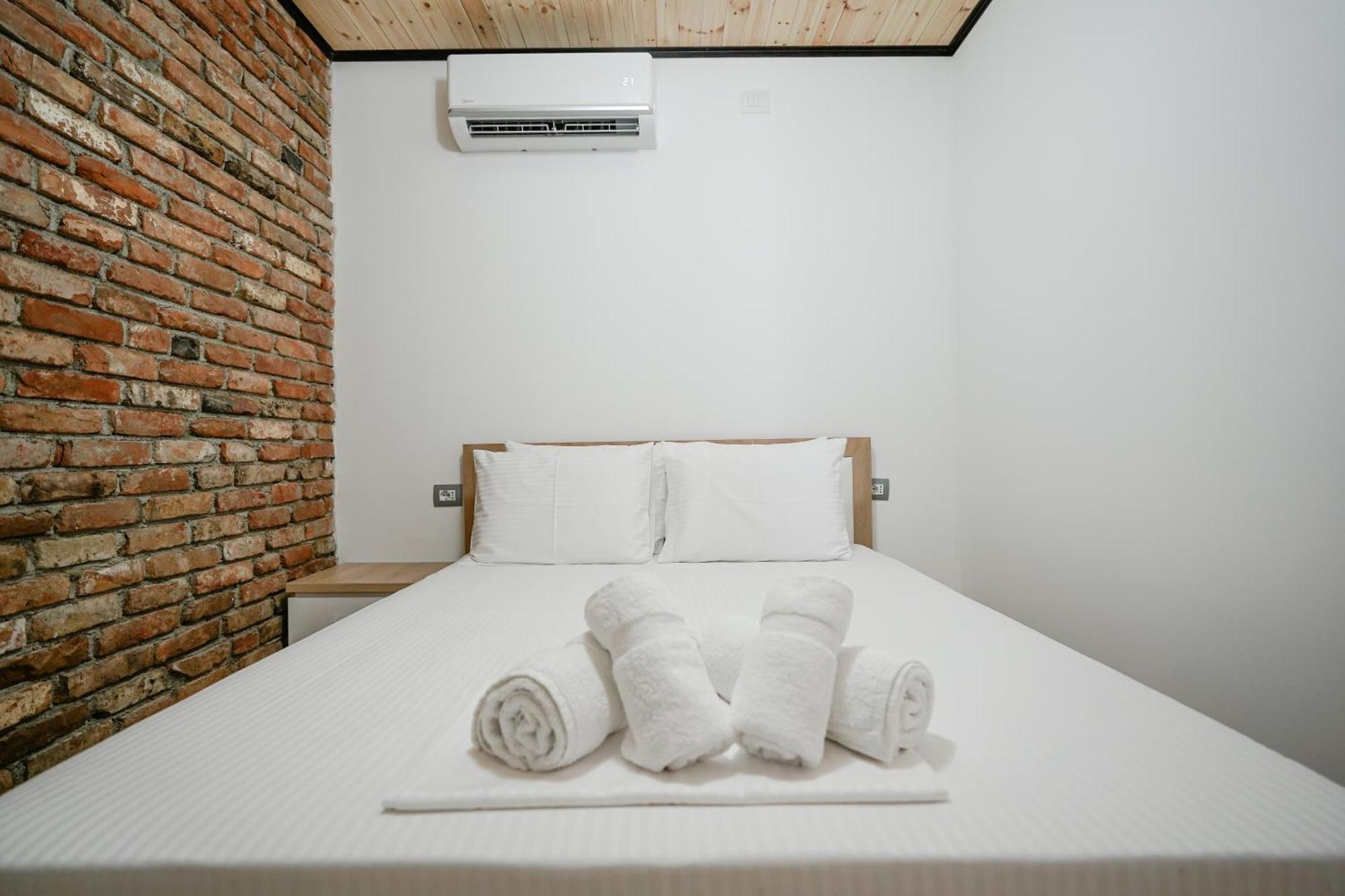 Ora Apartment Gjirokastër Esterno foto